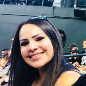 Meet your Posher, Amparo